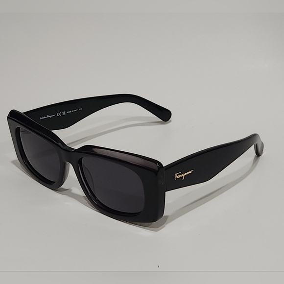 Ferragamo Black Rectangular Sunglasses - Picture 7 of 11